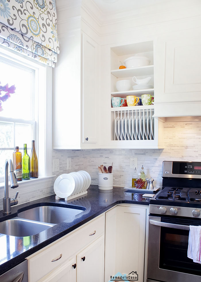 DIY - Inside Cabinet Plate Rack - Remodelando la Casa