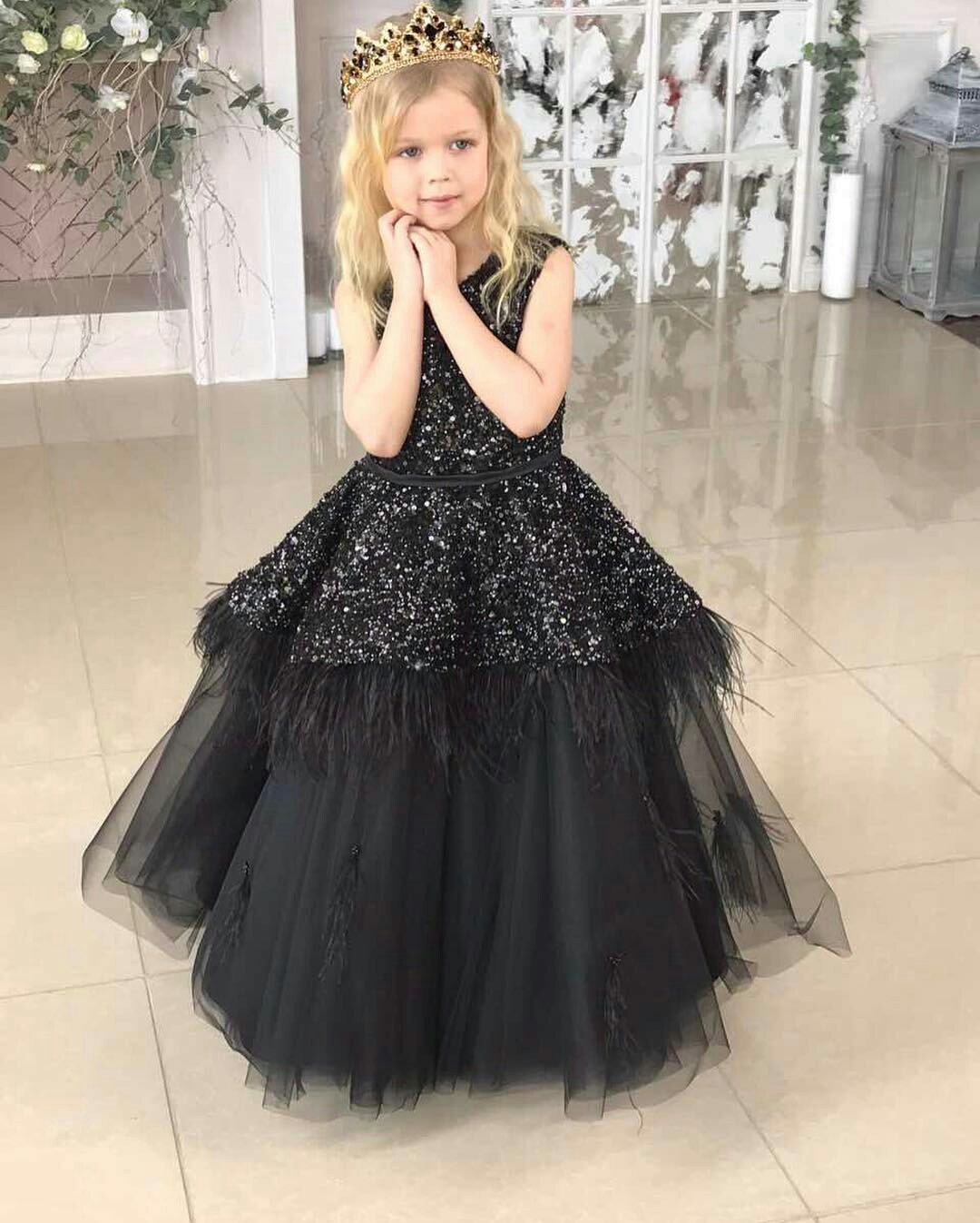 ذهب فساتين بنات صغيرات