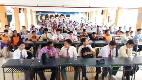 Cikgu Hailmi Ceramah Sains PT3 di SMK Paya Kemunting