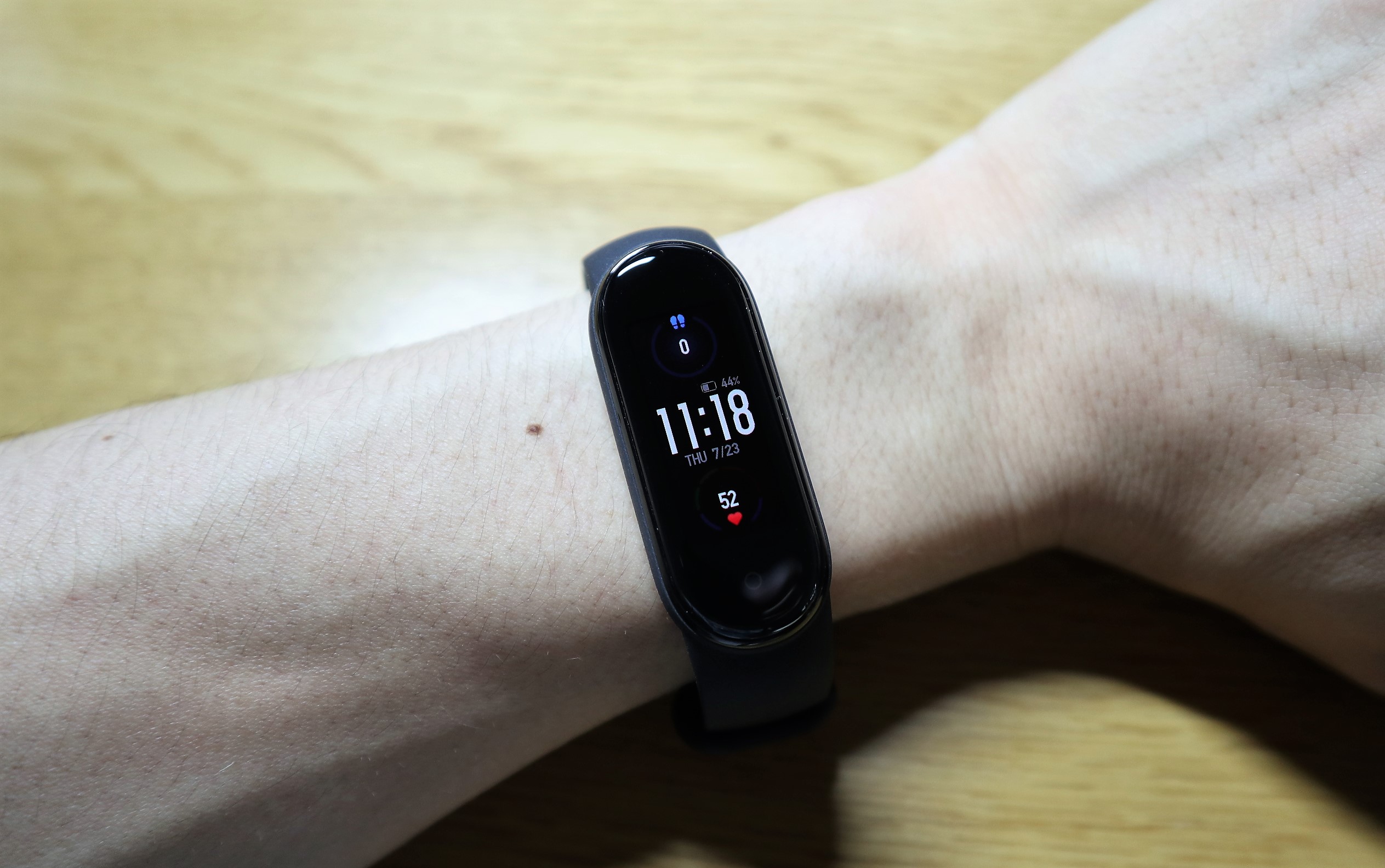 レビュー】「Xiaomi Mi Smart Band 5」グローバル版を開封して、使って