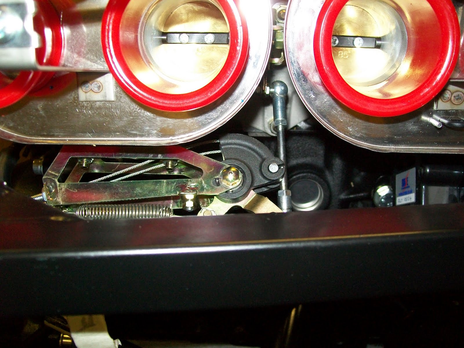 Phill`s Tiger Avon Build Diary Throttle Bodies / Gear linkage