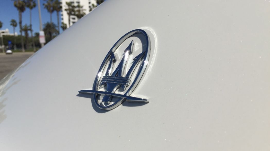Mẫu Sedan Maserati Ghibli Của Ca Sỹ Hồ Ngọc Hà Giá Bao Nhieu - Màu trắng 2022