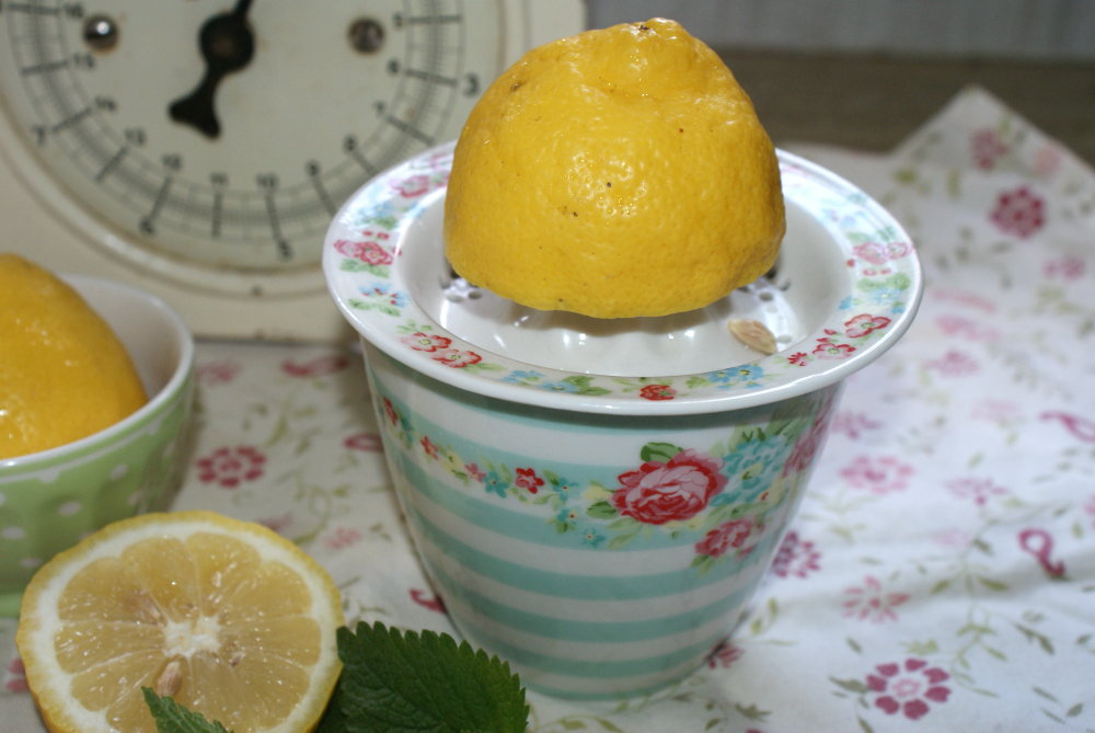 Little Old Cottage: Zitronensirup / lemon sirup &amp; Verlosung
