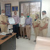 महिंद्रा अँड महिंद्रा कंपनीचे जनरल मॅनेजर पांडुरंग चव्हाण यांच्याकडून चिपळूण पोलिसांसाठी मास्क उपलब्ध