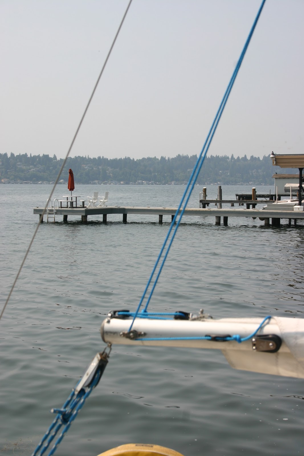 what is a topping lift on a sailboat