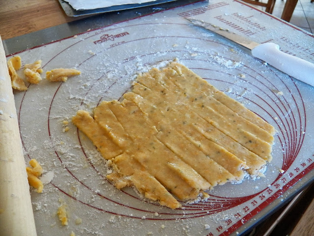 Ostestænger  (Cheese Straws) og Ostemedaljer (Cheese Medallions)