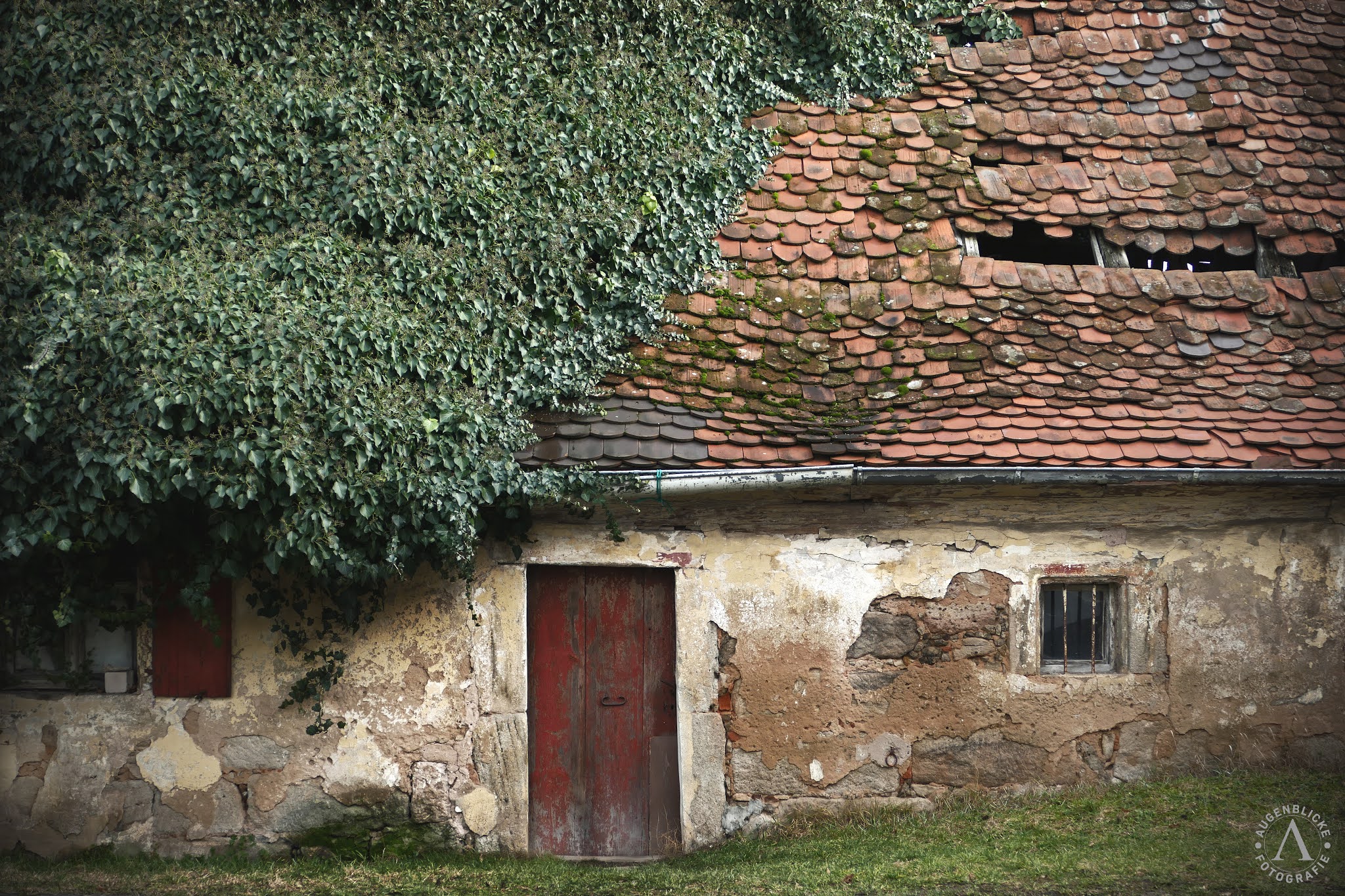 Augenblicke Fotografie: Ein standhaftes altes Bauernhaus