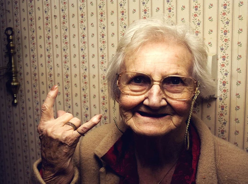 6+ Arti Mimpi Menggendong Orang Tua