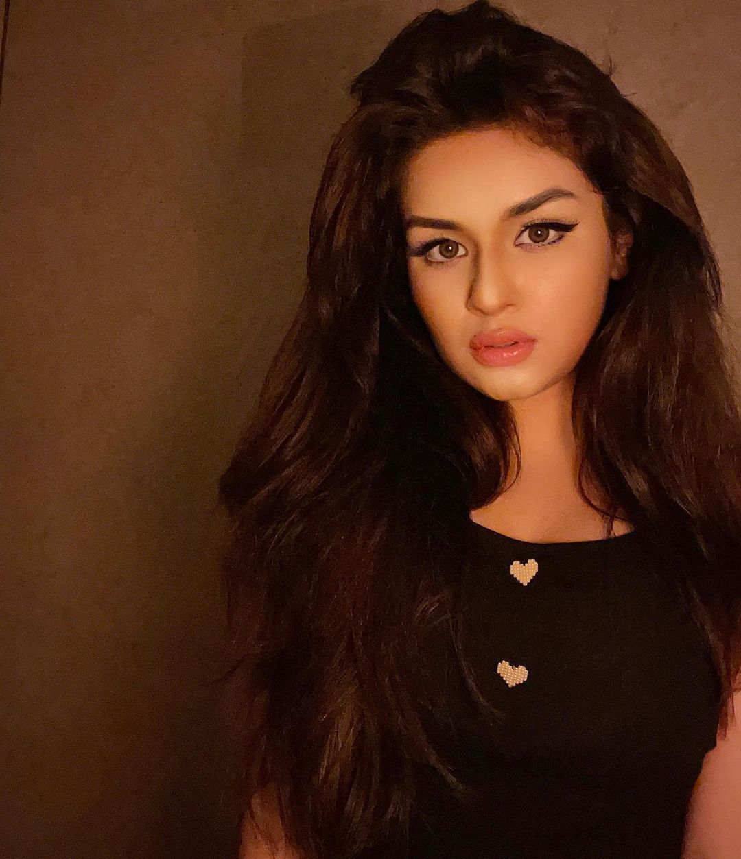 Avneet kaur pic