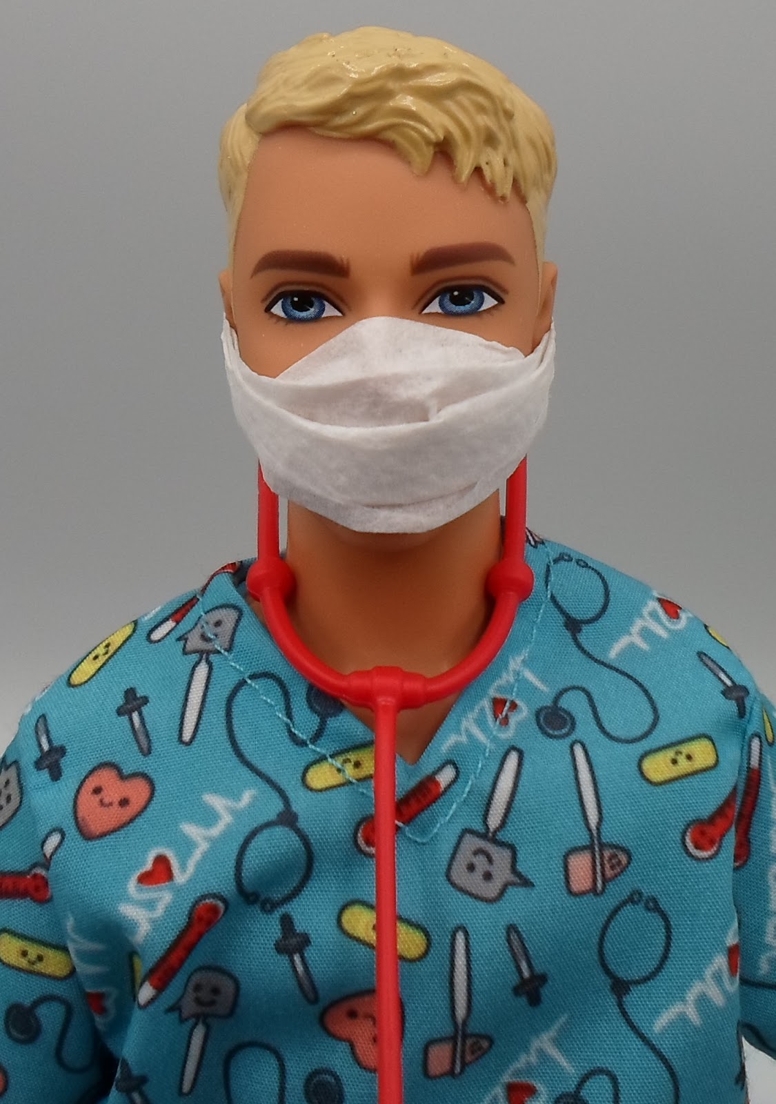 DIY Barbie Blog : Face Mask from Napkin for Barbie or Ken-DIY