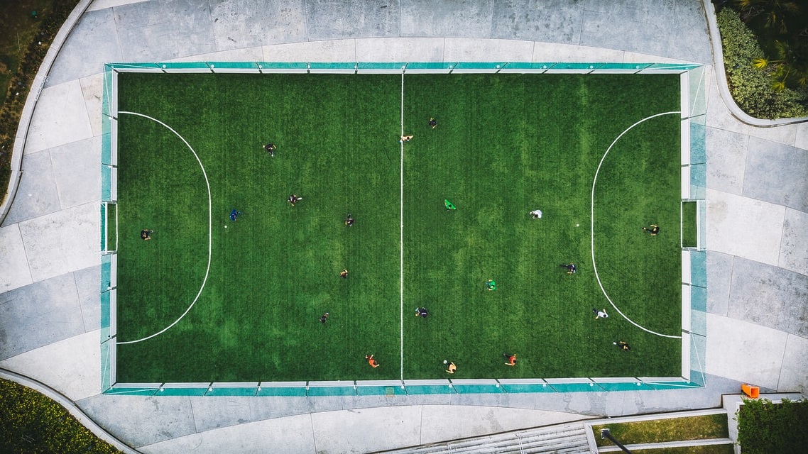 Harga Rumput Sintetis Sebagai Komponen Penting Biaya Pembuatan Lapangan Mini Soccer Situs