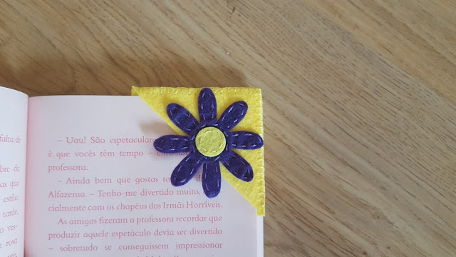 Purple and yellow mini corner bookmarks