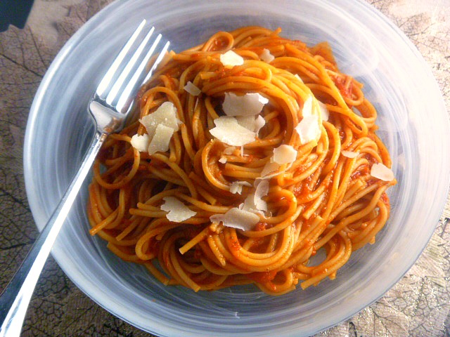 Get a delicious flavor packed meal on the table in no time with this comforting Instant Pot Spaghetti Marinara! - Slice of Southern