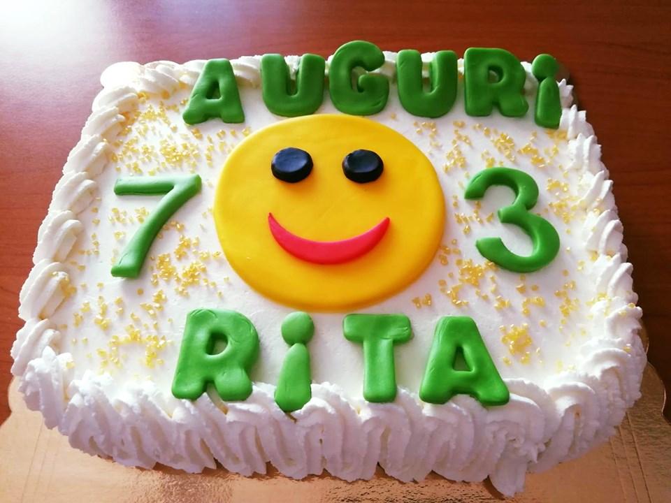 Uno Per Torta Torte Per Tutti Torta Emoji Smile