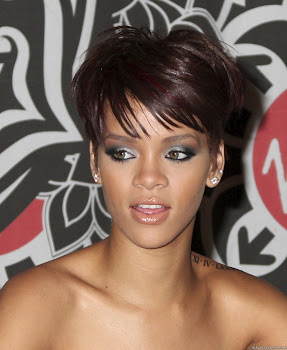 Rihanna: La más joven en tener 10 canciones en número 1