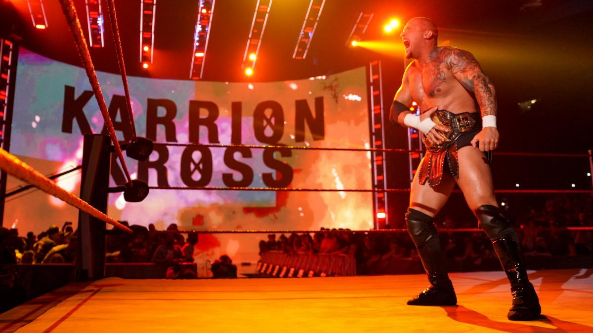 Karrion Kross estreia nova máscara no WWE RAW