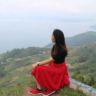 Pandangan dari Panatapan Huta Ginjang, Danau Toba bak Rasa Swiss