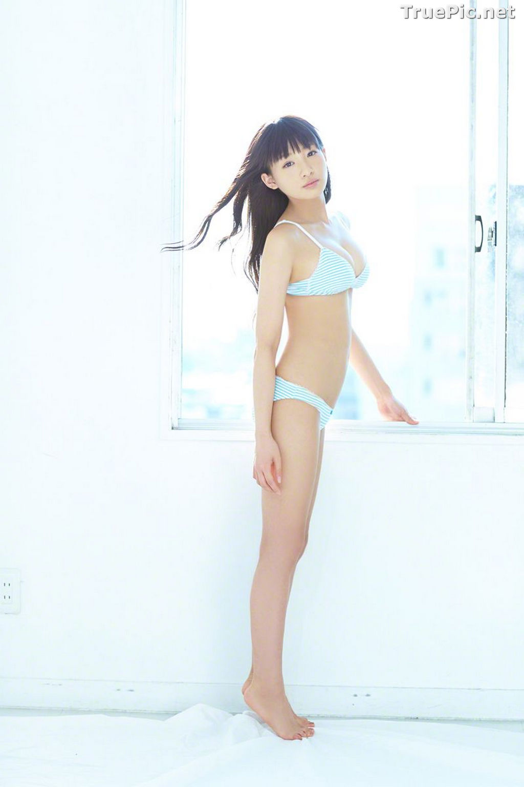 Image Wanibooks No.133 - Japanese Model and Singer - Hikari Shiina - TruePic.net - Picture-113