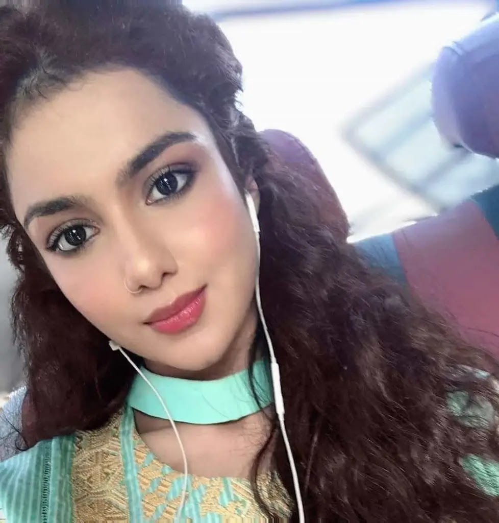 Syeda Tuba Aamir Is All Set To Make Her Debut Drama Urdughr
