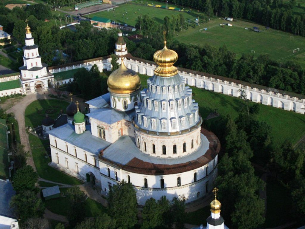Храмы монастыри красивые