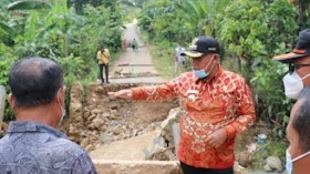 Warganya Tewas Akibat Jembatan Runtuh, Ini Reaksi Bupati Lampung Selatan