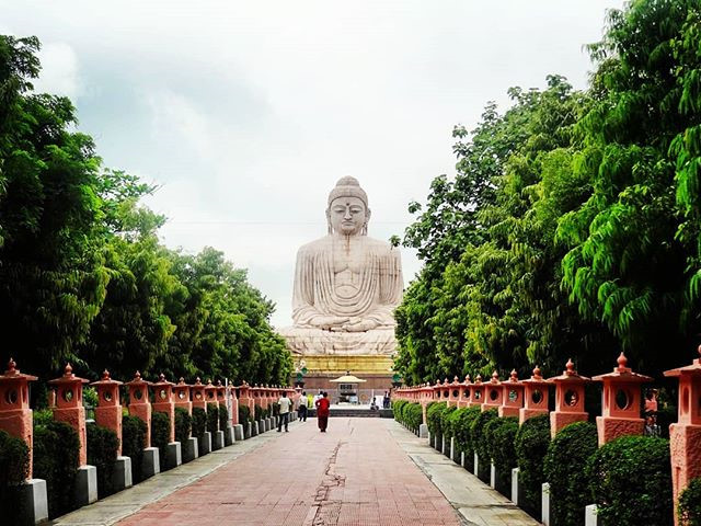 India travel - peaceful days on immense Buddha land