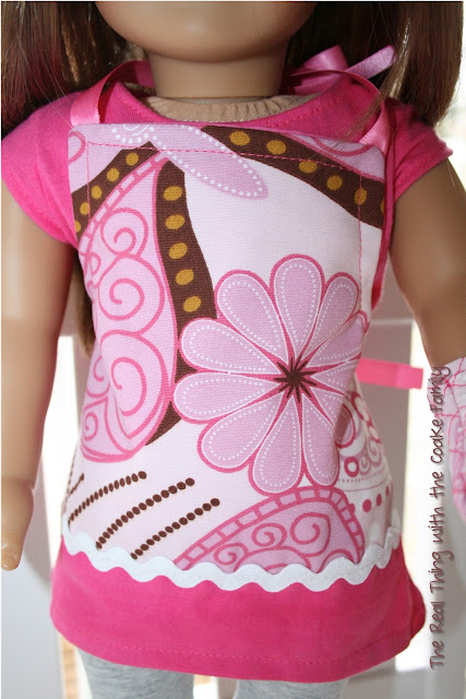 American Girl Doll Pattern to make a skirt and a cute chef set. #Sewing #AmericanGirlDoll #RealCoake American Girl Doll Pattern to make a skirt and a cute chef set. #Sewing #AmericanGirlDoll #RealCoake