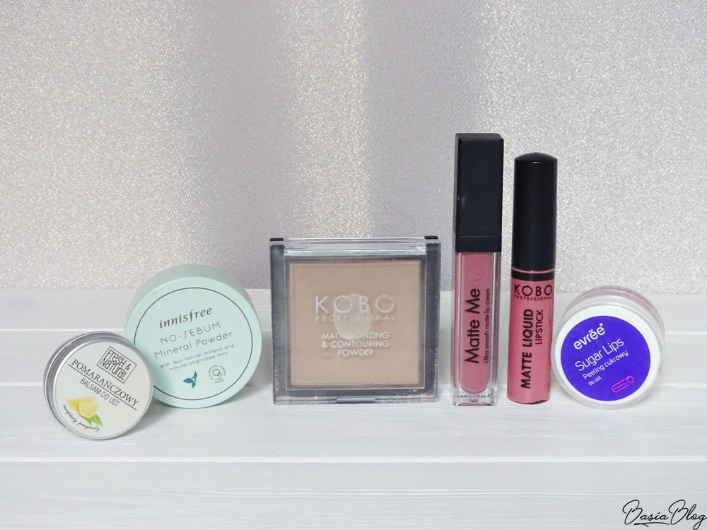 Innisfree No-Sebum Mineral Powder, Fresh&Natural pomarańczowy balsam do ust, Kobo, bronzer Sahara Sand, Sleek, Matte Me, Shabby Chic, Kobo, Matte Liquid Lipstick, 405 passiflora tea, Evree, Sugar Lips, poziomkowy peeling cukrowy do ust