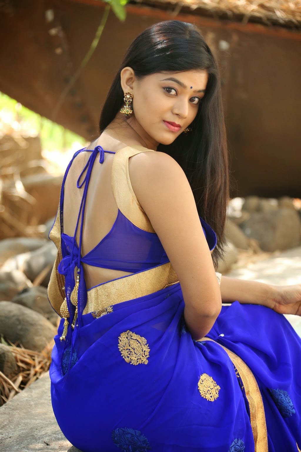 Welcome To Indian Bollywood Beauty Tamil Beautiful Actress Yamini Bhaskar Hot Back Pose In Blue