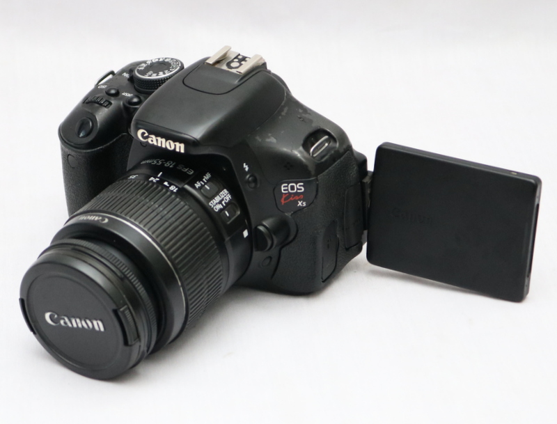Jual Kamera Bekas Canon Kiss X5 ( Canon eos 600D ) di Banyuwangi