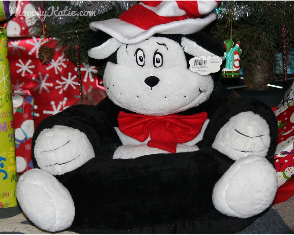#Giveaway Share your Holidays with the Dr. Seuss Chair from TrendLab