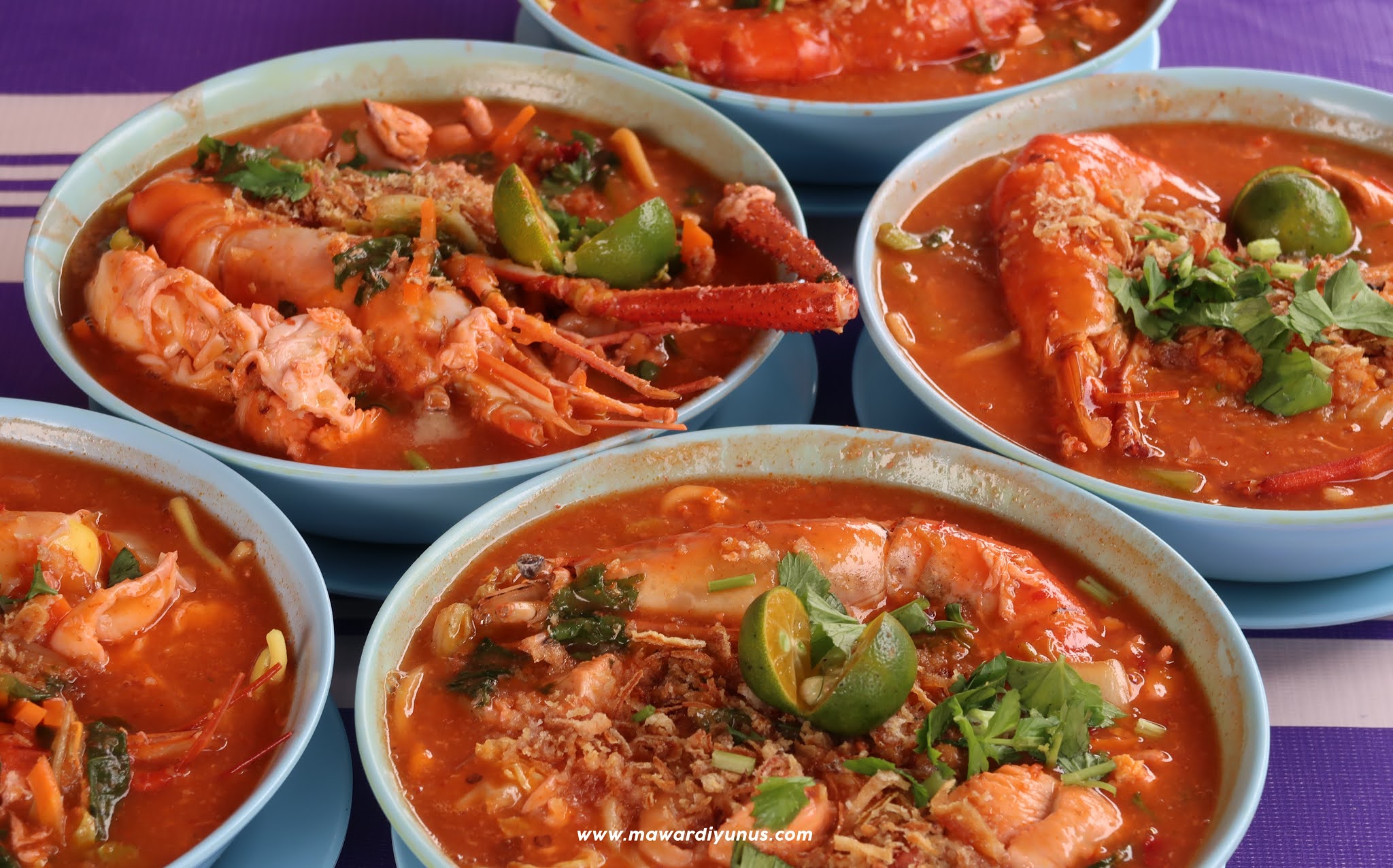 Makan Tengahari Mee Udang Galah Di Kuala Rompin