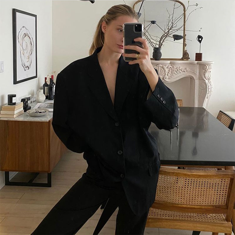 Style File | Mastering the Mirror Selfie: A Few Easy Tips