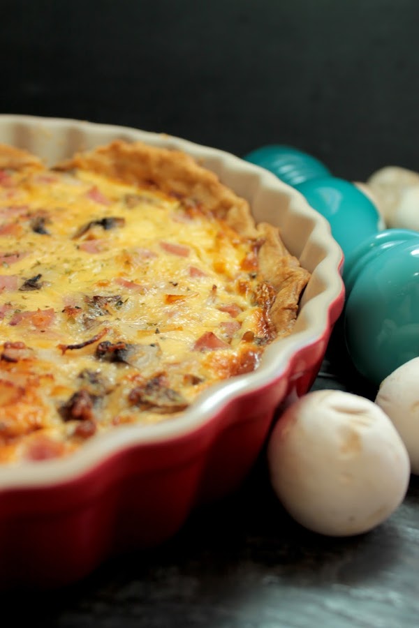 Quiche lorraine sin lactosa (jamón, bacon, queso y champiñones)