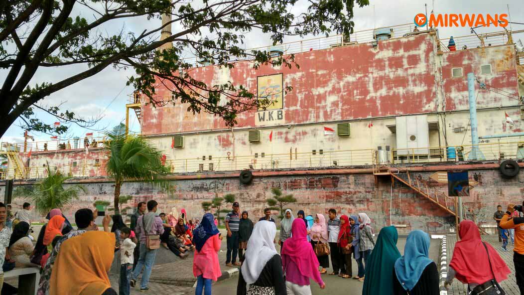 Monumen PLTD Apung, Jejak Tsunami Yang Kini Menjadi Lokasi Wisata Edukasi