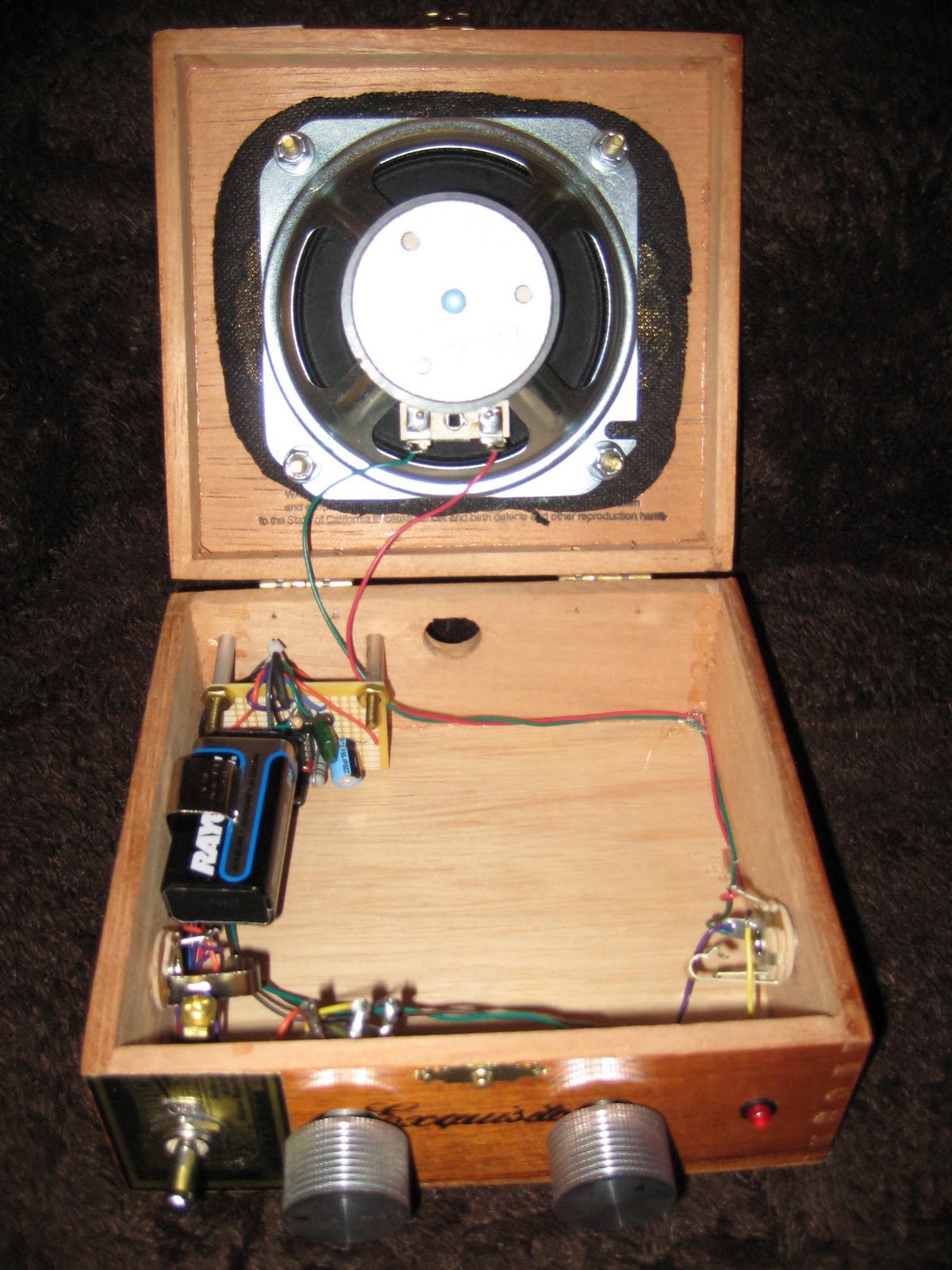 Charlie's Enormous Audio: Cigar Box Amps
