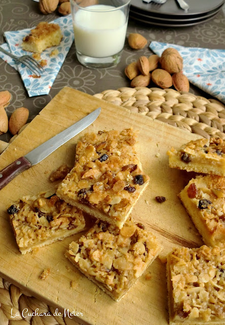 Butterkuchen de nueces, almendras y pasas