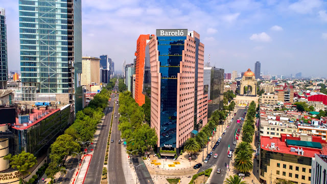 Located on Paseo de la Reforma, the 5-Star Barceló México Reforma hotel is ideal for business trips or leisure vacations. Culture and luxury await you in Mexico City!