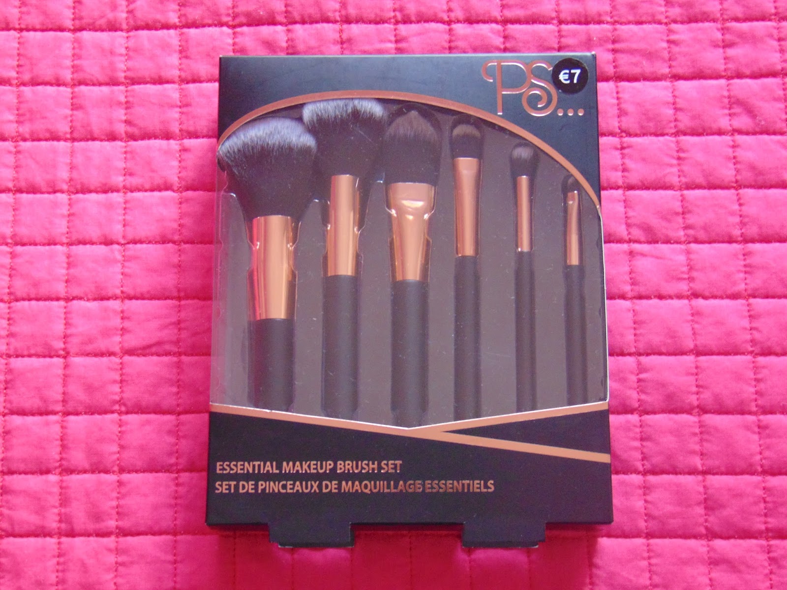 TREND NOW Primark Essential Makeup Brush Set by Joana Pedro