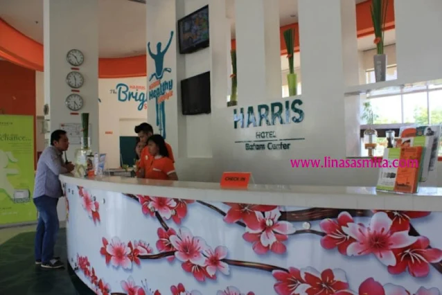 Resepsionis Harris Hotel Batam Center