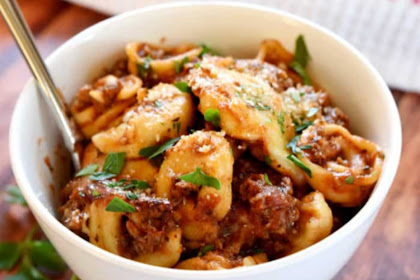 BEEFY CHEESE TORTELLINI BAKE