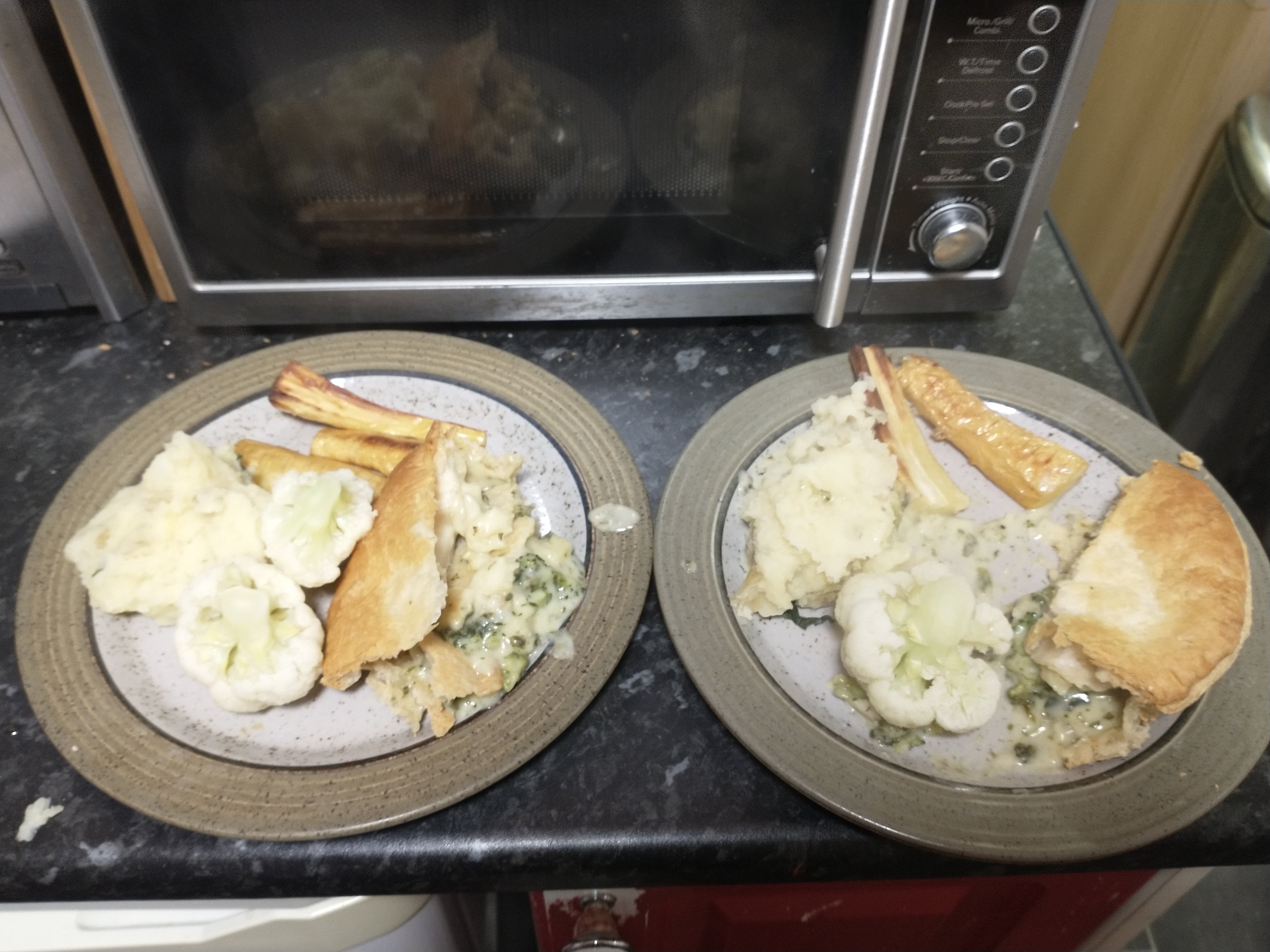 Lidl Tasted Lidl Deluxe Vintage Cheddar Cauliflower & Spinach Pie