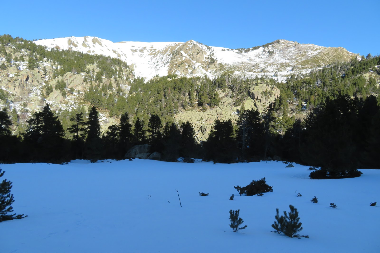 Res'Pyr'Rando: Puig Del Pam (2470m) depuis les Angles