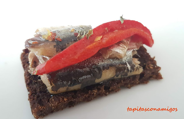 Sardinillas con pimiento del piquillo