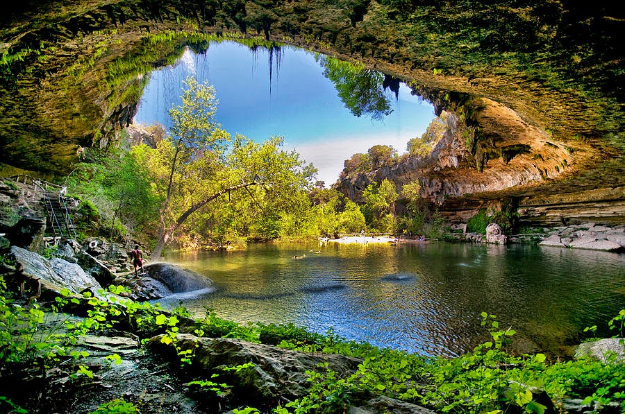 Tourisme,Travel and Safary Lake Hamilton in Texas.