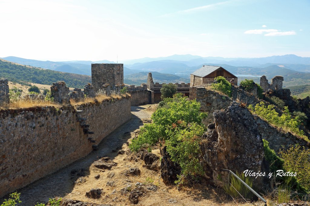 Castillo de Cornatel, León