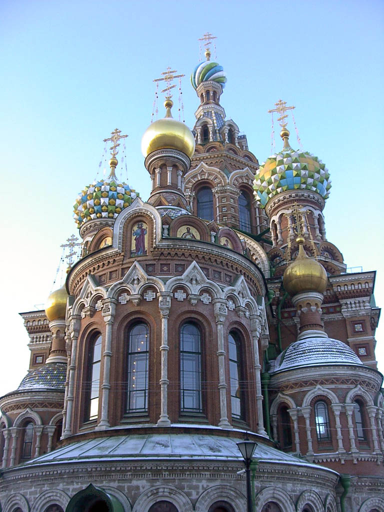 покровск (энгельс). храм воскресения христова в питере. церковь воскресения христова и михаила архангела в спб. собор во имя воскресения господня. купола спаса на крови в санкт-петербурге.