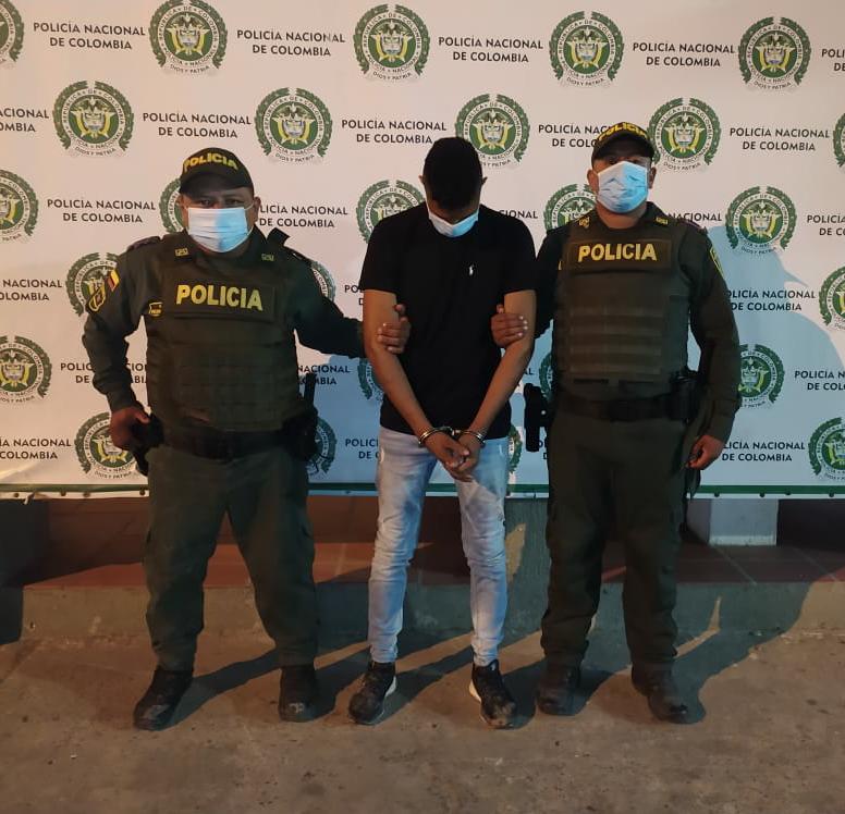 Por violencia contra servidor público, es capturado en Maicao https://www.notasrosas.com/Por violencia contra servidor público, es capturado en Maicao