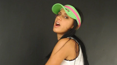 Andrea Rincon – Selena Spice – Cachetero Verde