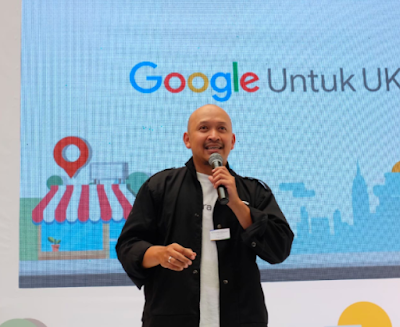 Foto fasilitator Gapura Digital memberikan pemaparan